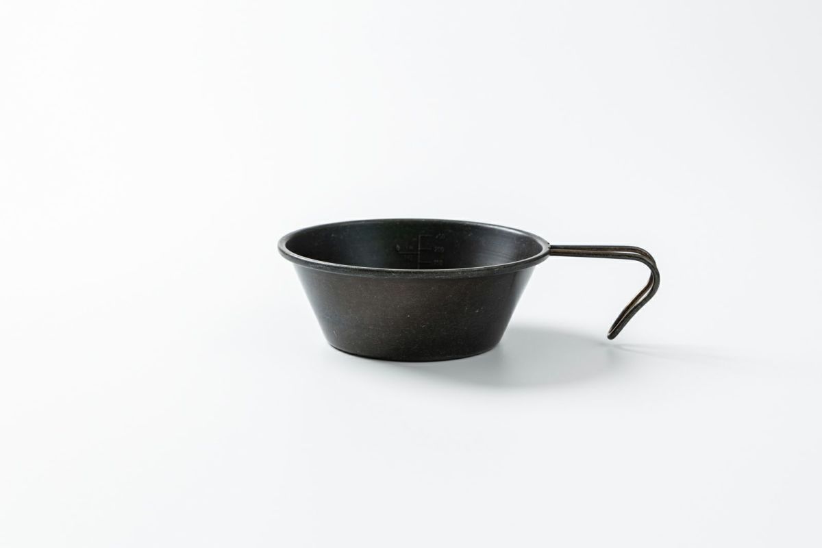 黒酸化ビンテージ加工シェラカップ -HILLSFIELD-　エンボス 330ml ステンレス 目盛り付