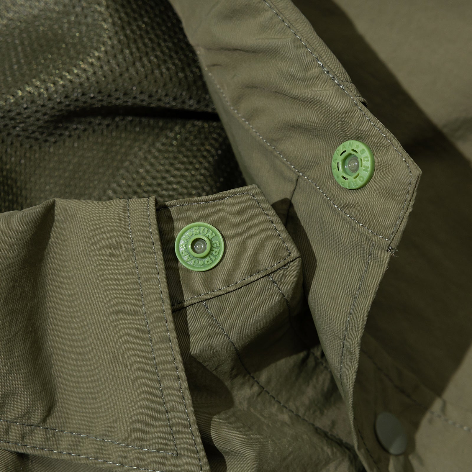 RECYCLED NYLON ORIGINAL S/S SHIRT カーキ