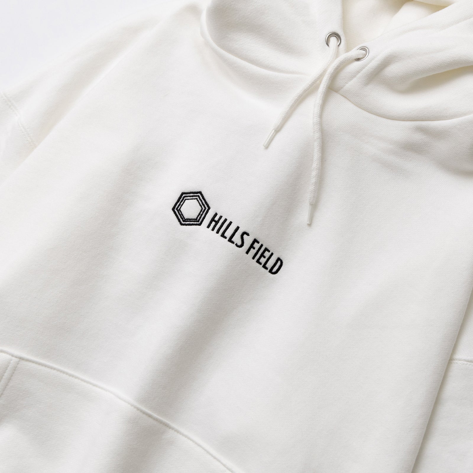 HILLS FIELD LOGO HOODIE ロゴフーディ ホワイト