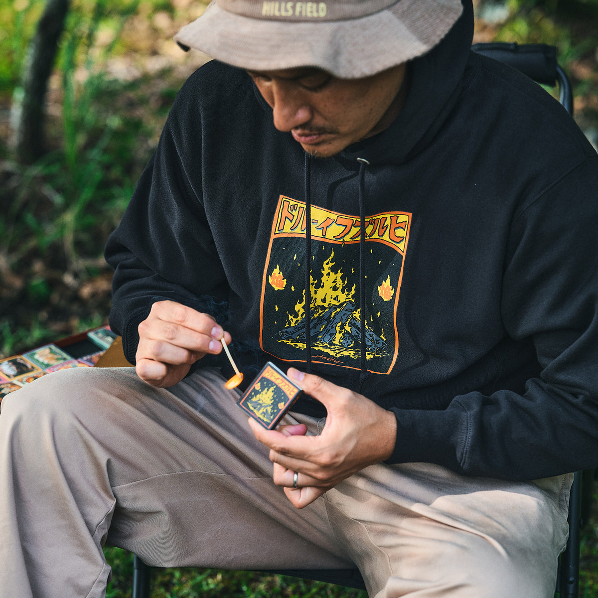 TOMOSHIBI TAKIBI HOODIE ブラック