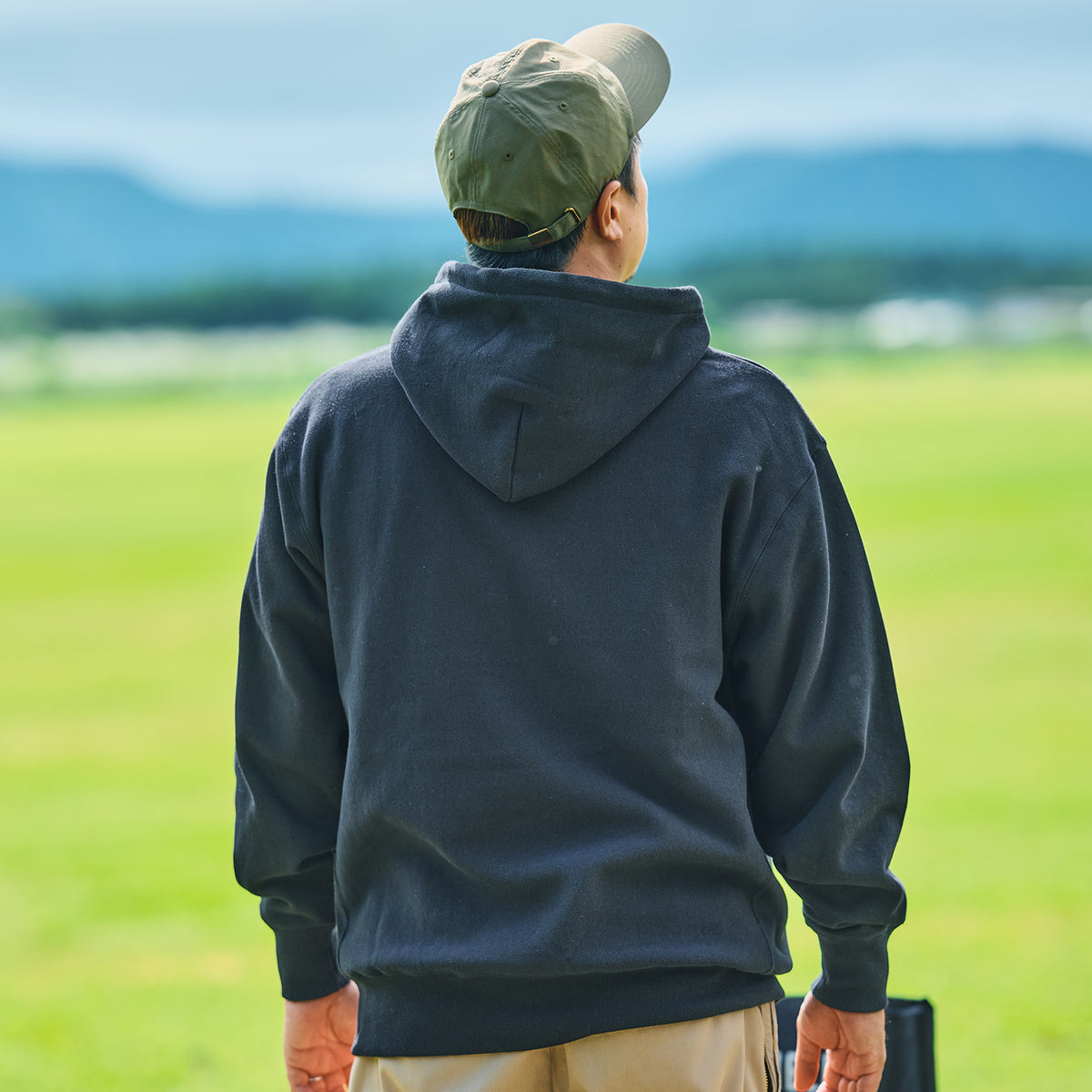 TOMOSHIBI YAMATO HOODIE ブラック